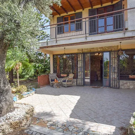 Casa vacanze 3 Bedroom Lovely In *