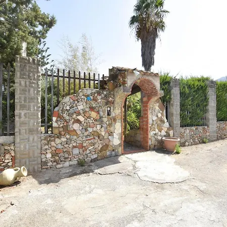 3 Bedroom Lovely In Casa vacanze *