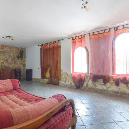 Casa vacanze 3 Bedroom Lovely In *